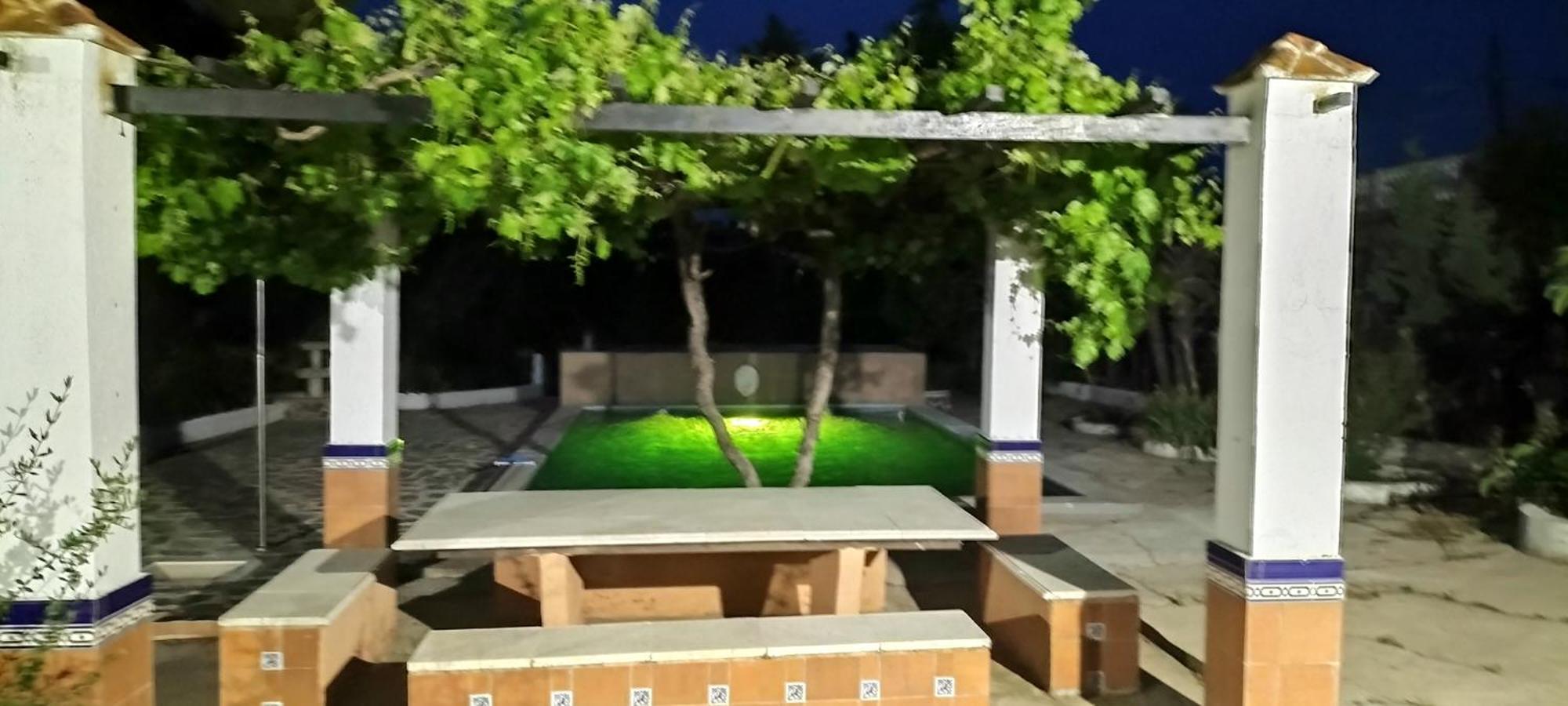 Сasa de vacaciones Casa De Campo Con Piscina Y Barbacoa *