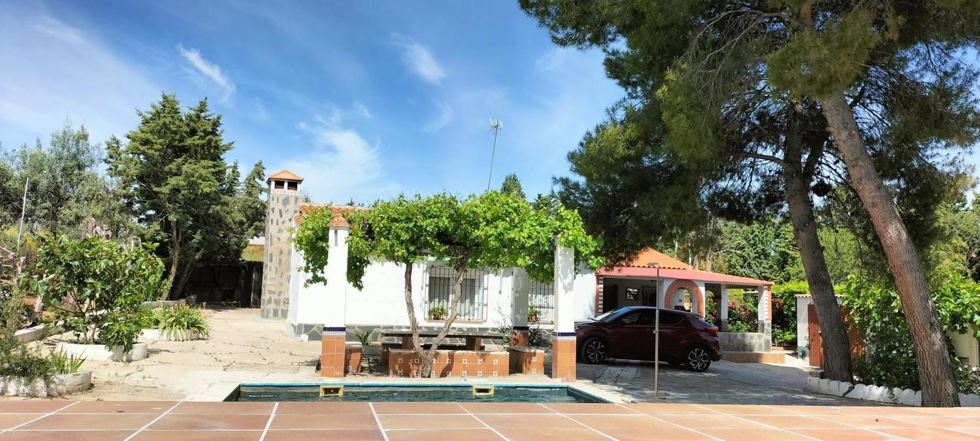 Сasa de vacaciones Casa De Campo Con Piscina Y Barbacoa